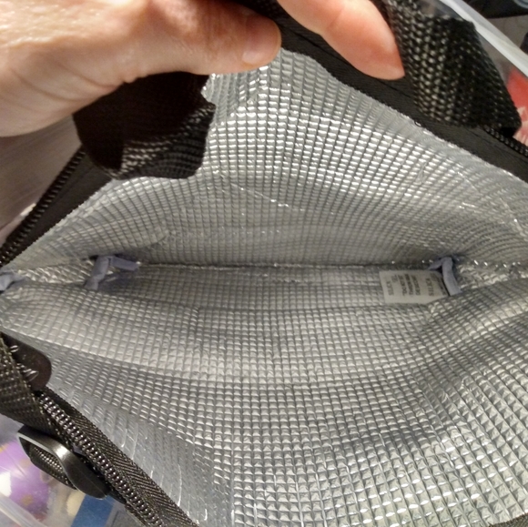 Thirty-One Decode diamond crossbody thermal tote. - Picture 2 of 2